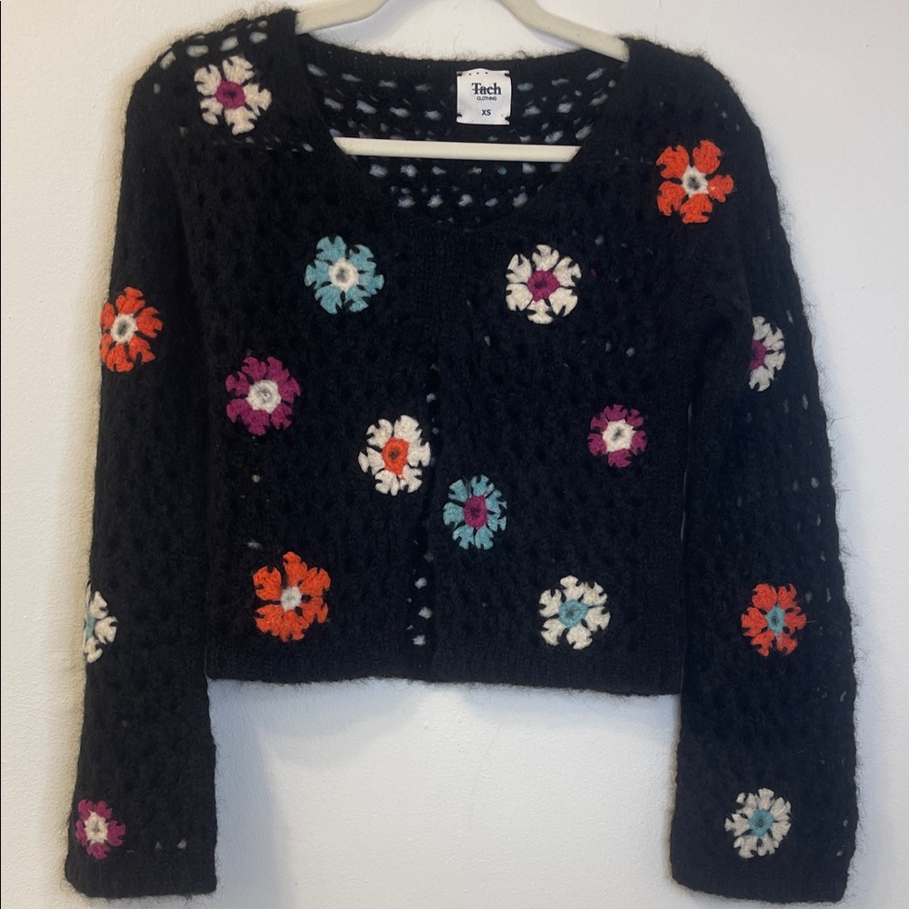 Free People x Tach Raza NWOT Floral Crochet Sweater Sz XS PTP 15”-18” Length 19” - Picture 5 of 8